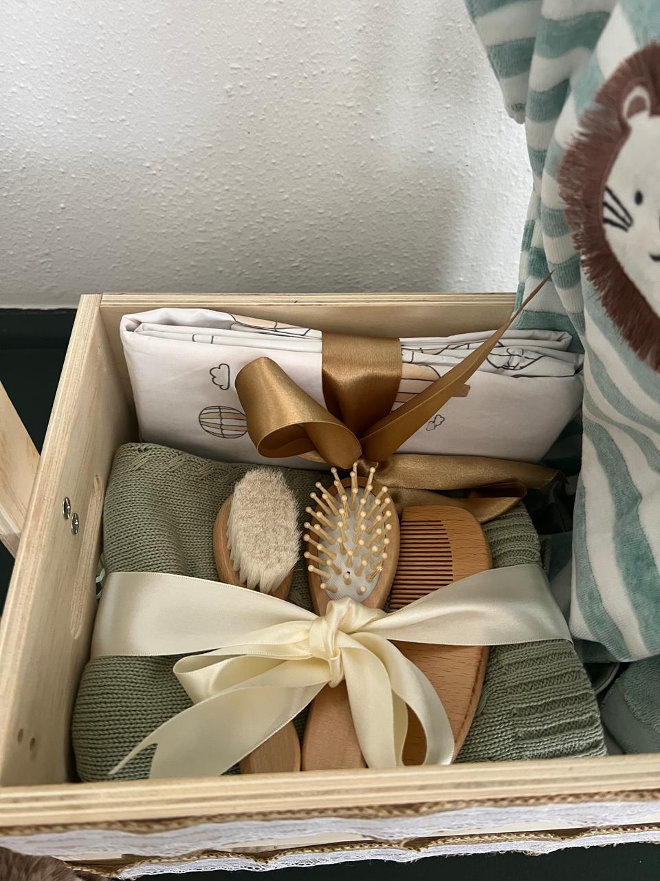 Little Wardrobe Baby Boy Crate view 7